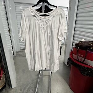 Torrid | Crew Neck Crochet Trim Tee in White | size 3